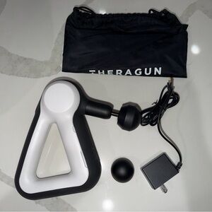 Therabody Theragun in Black and White